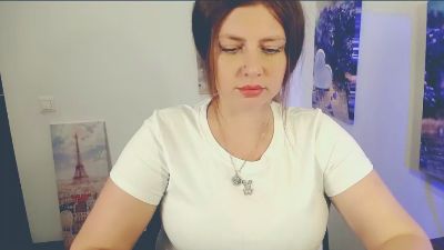 Lizy_Love live cam on Cam4