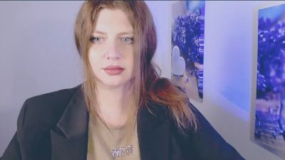 Lizy_Love live cam on Cam4