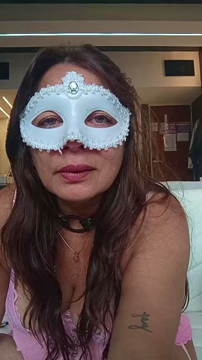 Lizzalanne live cam on Cam4