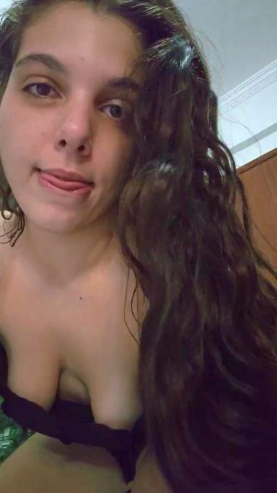 LizzieBlack live cam on Cam4