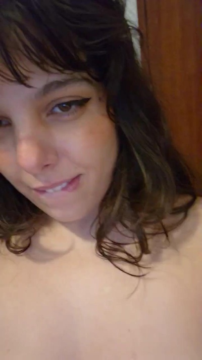 LizzieBlack live cam on Cam4