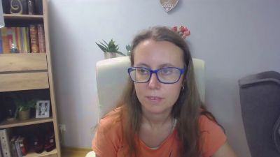 Lizzy_Femme live cam on Cam4