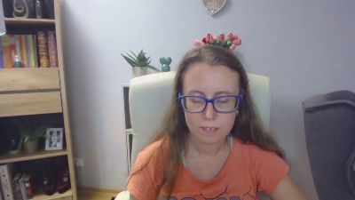 Lizzy_Femme live cam on Cam4