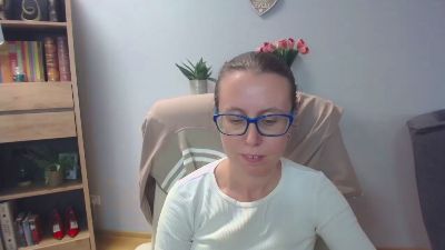Lizzy_Femme live cam on Cam4
