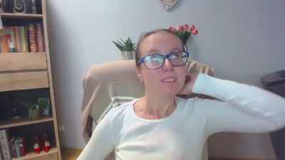 Lizzy_Femme live cam on Cam4