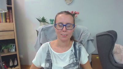 Lizzy_Femme live cam on Cam4