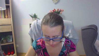 Lizzy_Femme live cam on Cam4