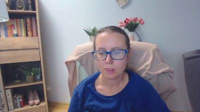 Lizzy_Femme live cam on Cam4