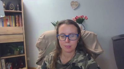 Lizzy_Femme live cam on Cam4