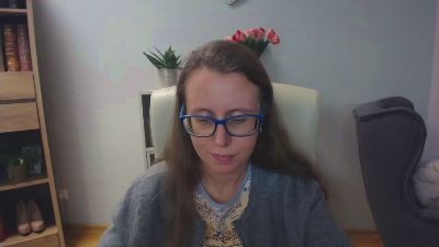 Lizzy_Femme live cam on Cam4
