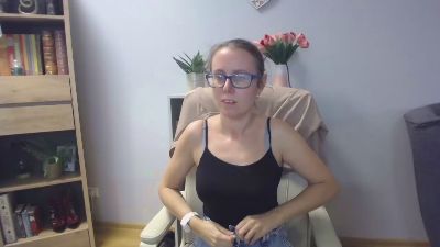 Lizzy_Femme live cam on Cam4