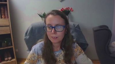 Lizzy_Femme live cam on Cam4