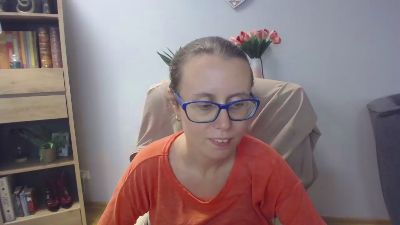 Lizzy_Femme live cam on Cam4