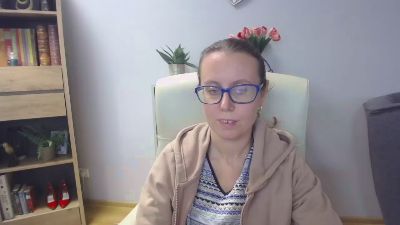 Lizzy_Femme live cam on Cam4