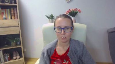 Lizzy_Femme live cam on Cam4