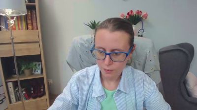 Lizzy_Femme live cam on Cam4