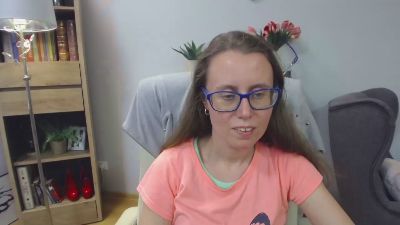 Lizzy_Femme live cam on Cam4