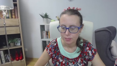 Lizzy_Femme live cam on Cam4