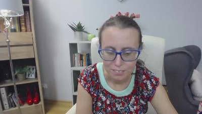 Lizzy_Femme live cam on Cam4