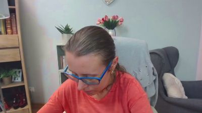 Lizzy_Femme live cam on Cam4