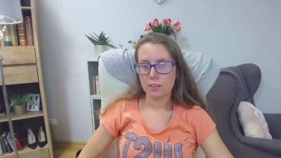 Lizzy_Femme live cam on Cam4