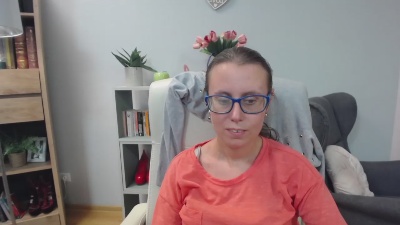 Lizzy_Femme live cam on Cam4