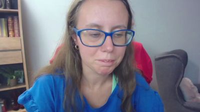 Lizzy_Femme live cam on Cam4