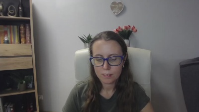 Lizzy_Femme live cam on Cam4