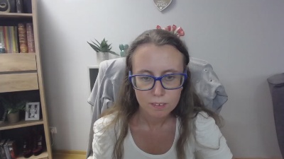 Lizzy_Femme live cam on Cam4