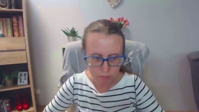 Lizzy_Femme live cam on Cam4