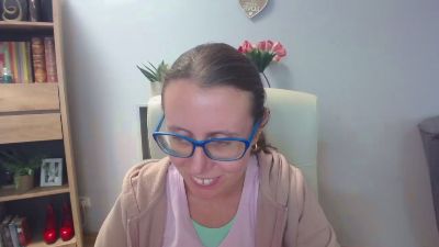 Lizzy_Femme live cam on Cam4