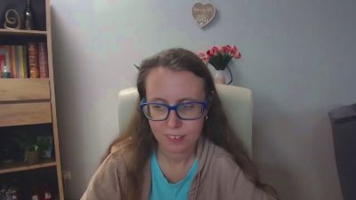 Lizzy_Femme live cam on Cam4