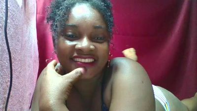 Llenneh99 live cam on Cam4