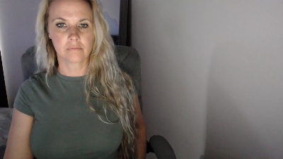 LoVe_On live cam on Cam4