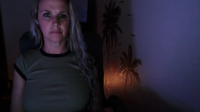 LoVe_On live cam on Cam4