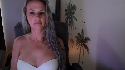 LoVe_On live cam on Cam4
