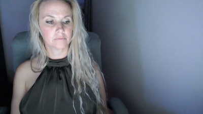 LoVe_On live cam on Cam4