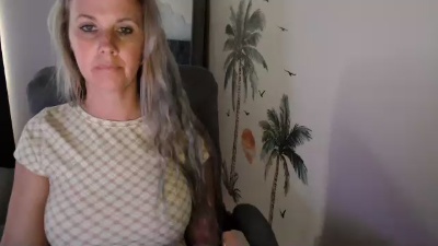 LoVe_On live cam on Cam4