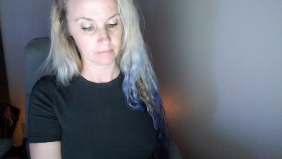 LoVe_On live cam on Cam4