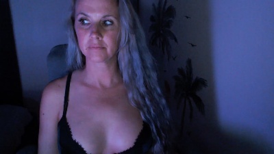 LoVe_On live cam on Cam4