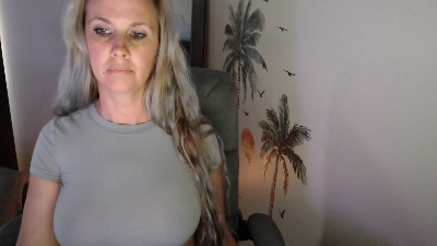 LoVe_On live cam on Cam4