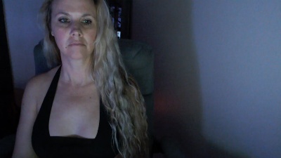 LoVe_On live cam on Cam4