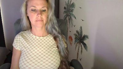 LoVe_On live cam on Cam4