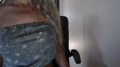 LoVe_On live cam on Cam4