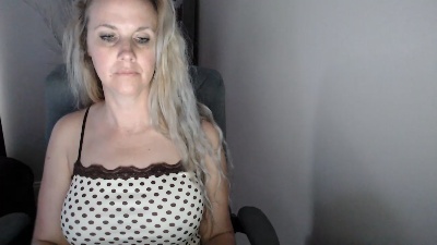 LoVe_On live cam on Cam4