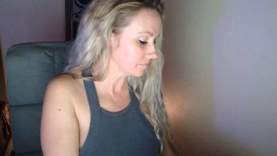 LoVe_On live cam on Cam4
