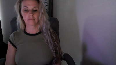 LoVe_On live cam on Cam4