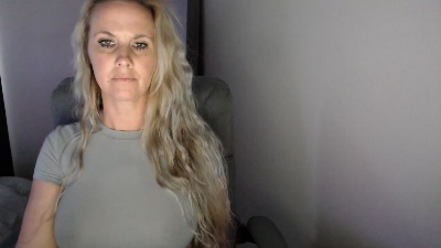 LoVe_On live cam on Cam4
