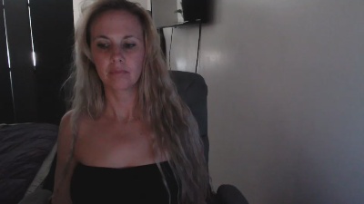 LoVe_On live cam on Cam4