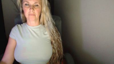 LoVe_On live cam on Cam4
